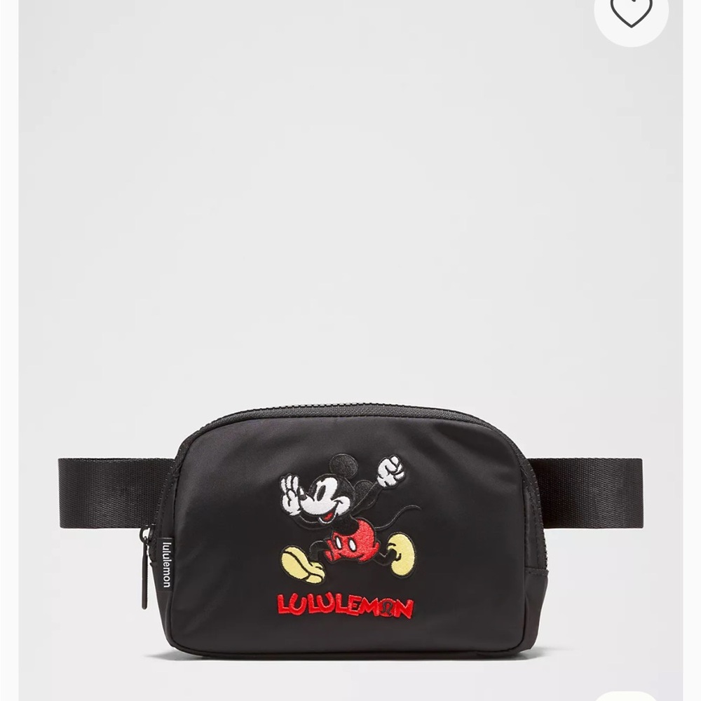 NWT!🍋🍋Lululemon/Disney Everywhere Belt Bag 1L🍋🍋. Color Black.